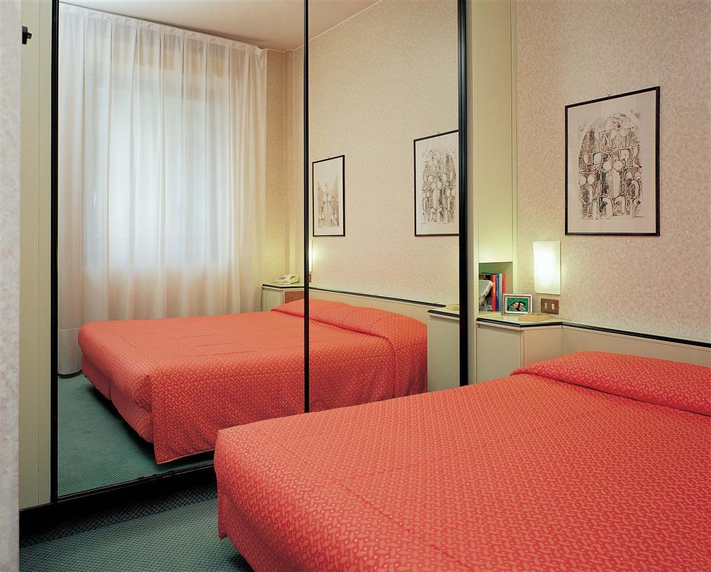 Unaway Hotel & Residence Linea Uno Milano Phòng bức ảnh