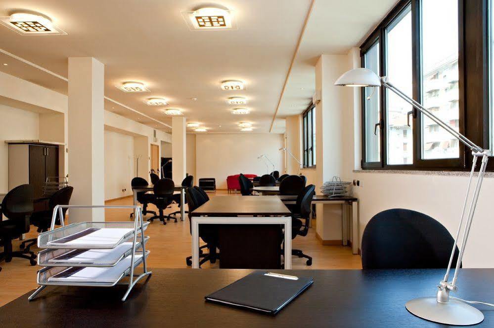 Unaway Hotel & Residence Linea Uno Milano Kinh doanh bức ảnh